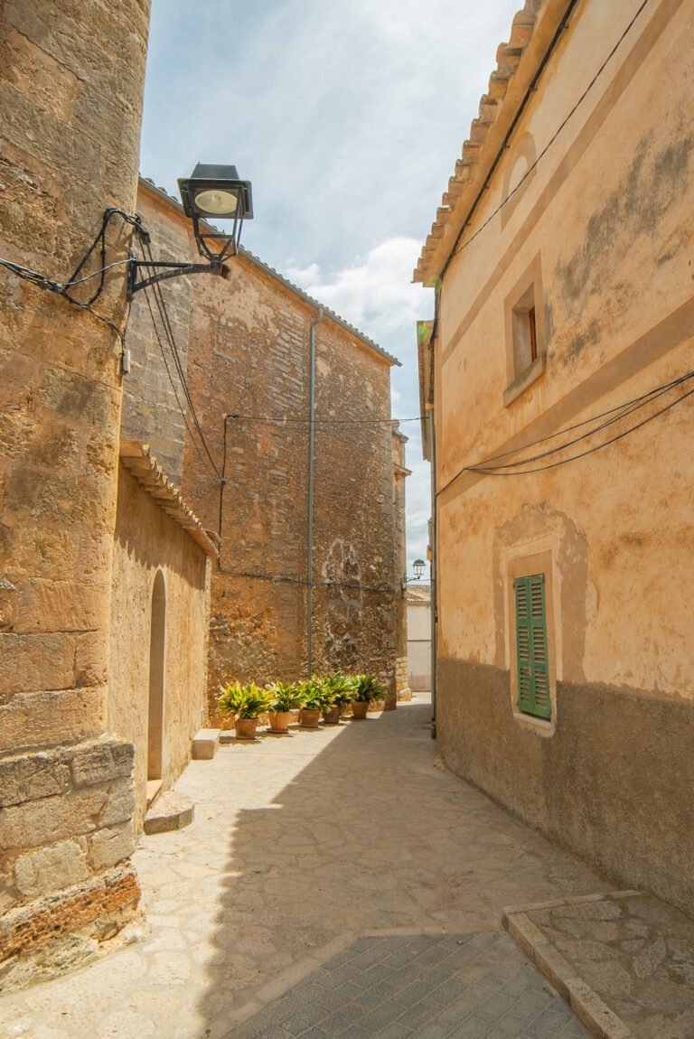 Biniali-Plaça Aina Moll