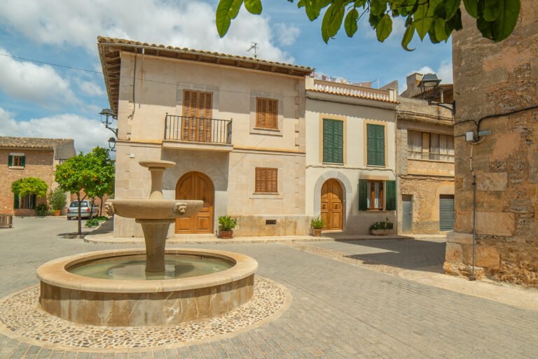 Biniali-Plaça Aina Moll(1)